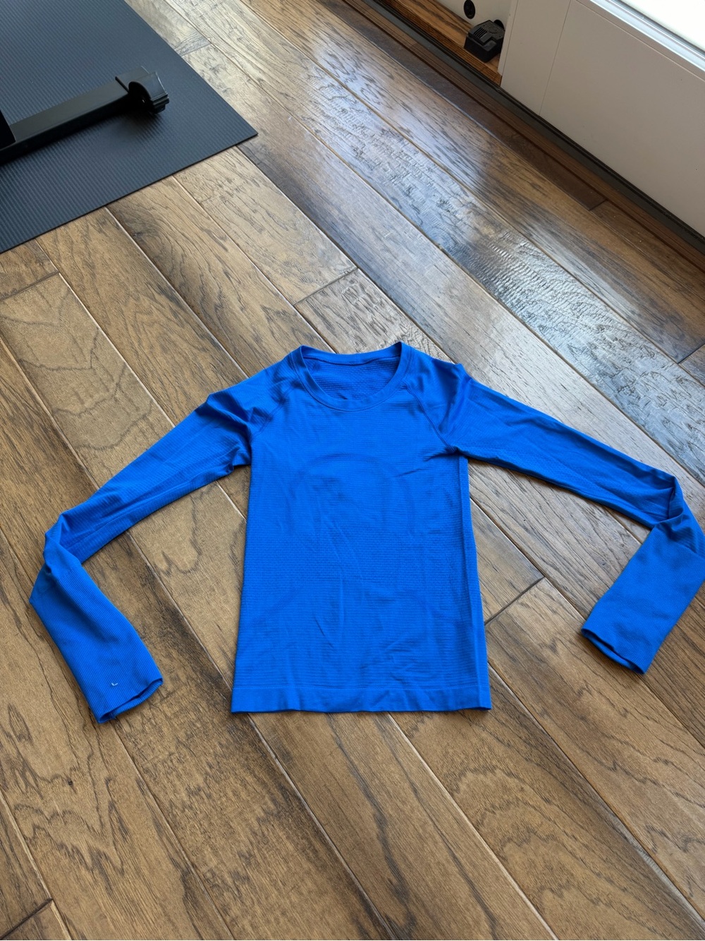 lululemon athletica Royal Blue Long Sleeve Swiftly Tech 2.0 - Hip Length